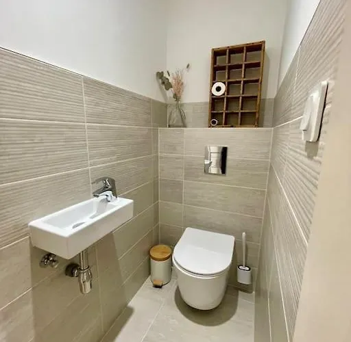 Maison Individuelle 100 M2, Jardin Et Parking Prive