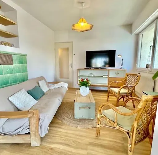 Maison Individuelle 100 M2, Jardin Et Parking Prive *