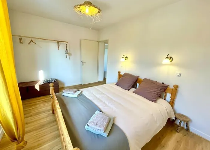 Maison Individuelle 100 M2, Jardin Et Parking Prive *